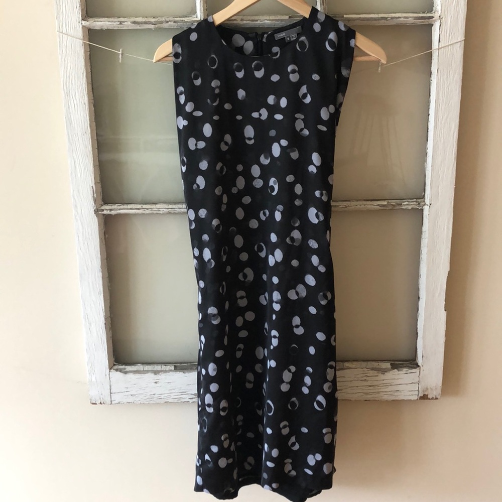 Vince silk drop waist dress in black print